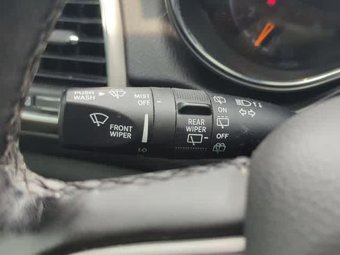 Used 2019 Jeep Grand Cherokee Altitude AWD/4WD image 28