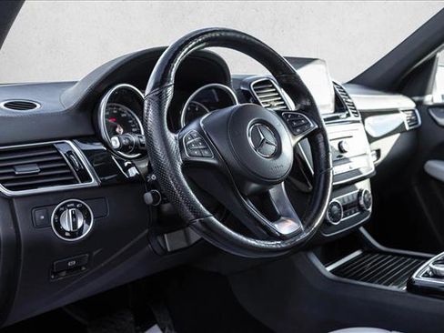 Used 2018 Mercedes-Benz GLS 450 4MATIC image 10