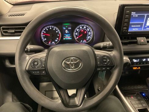 Used 2021 Toyota RAV4 LE image 20