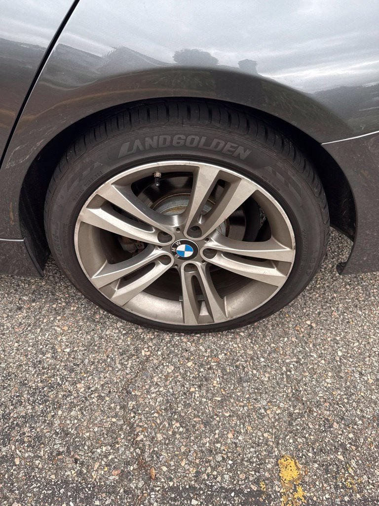 Used 2017 BMW 330i Sedan w/ Premium Package RWD image 10
