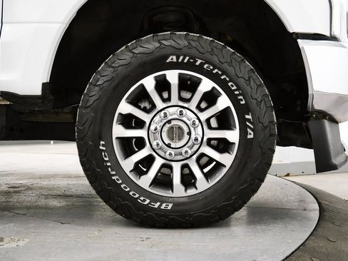 Used 2021 Ford F250 Lariat w/ Lariat Value Package image 37