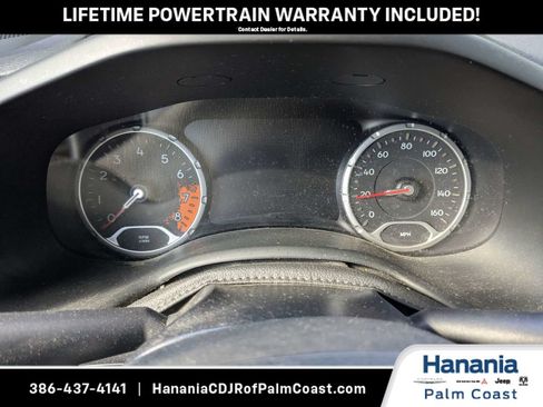 Used 2016 Jeep Renegade Trailhawk w/ Premium Trailhawk Package AWD/4WD image 31