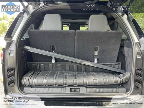 Used 2024 Land Rover Discovery Dynamic SE image 28