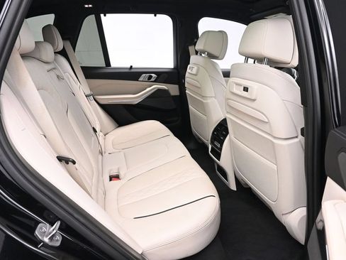 Used 2022 BMW X5 M50i w/ Executive Package AWD/4WD image 18