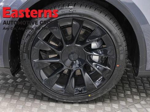 Used 2022 Tesla Model Y Long Range AWD/4WD image 26