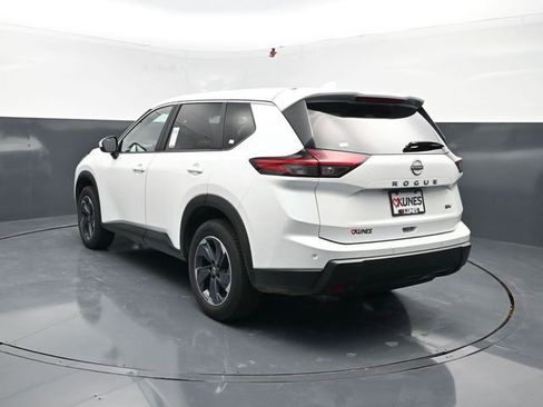 Used 2024 Nissan Rogue SV FWD image 6