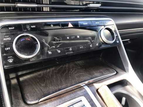 Used 2023 Genesis GV80 3.5T image 19