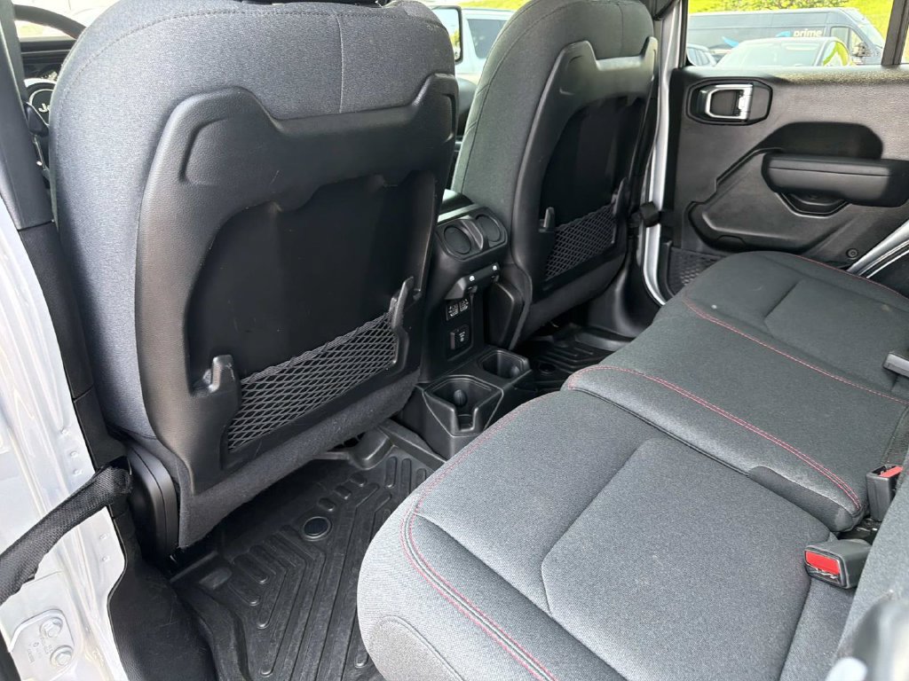 Used 2024 Jeep Wrangler Unlimited Rubicon AWD/4WD image 15