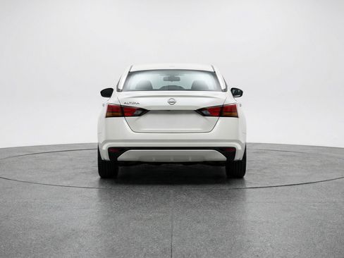 Used 2025 Nissan Altima 2.5 SV FWD image 7