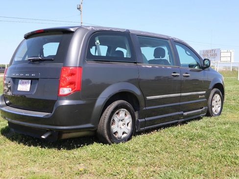 Used 2012 Dodge Grand Caravan American Value Package FWD image 7