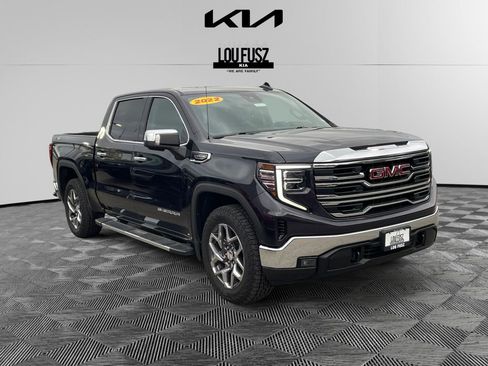Used 2022 GMC Sierra 1500 SLT image 1