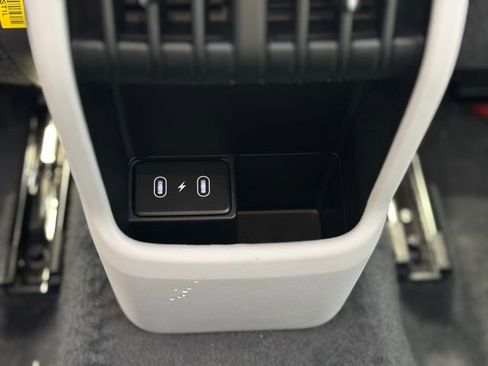 Used 2025 Hyundai Kona Limited AWD/4WD image 48