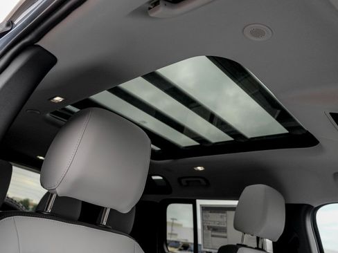 New 2025 Land Rover Defender 110 S image 25