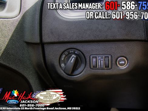 Used 2023 Dodge Charger SXT RWD image 18