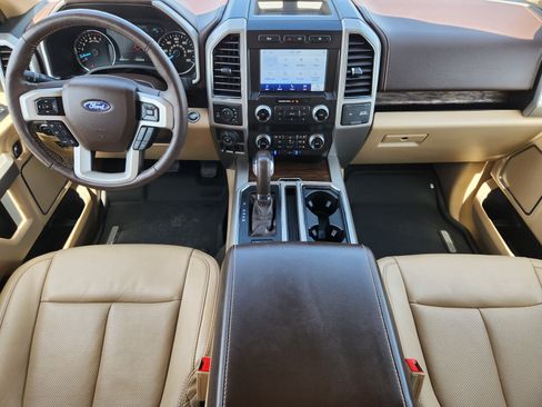 Used 2019 Ford F150 Lariat w/ Equipment Group 502A Luxury AWD/4WD image 25