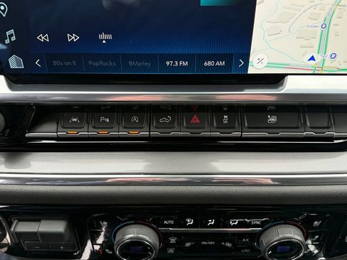 Used 2023 Chevrolet Silverado 1500 High Country image 19