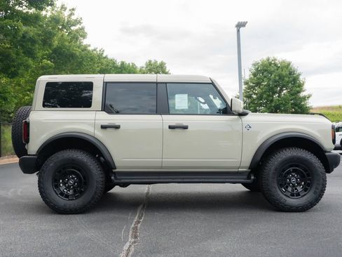 New 2026 Ford Bronco Outer Banks w/ Sasquatch Package AWD/4WD image 14