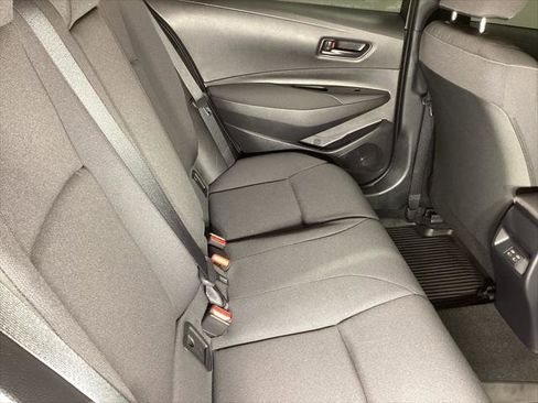 Certified 2025 Toyota Corolla LE image 3