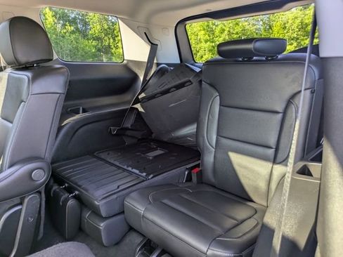 Used 2023 GMC Acadia SLT image 17