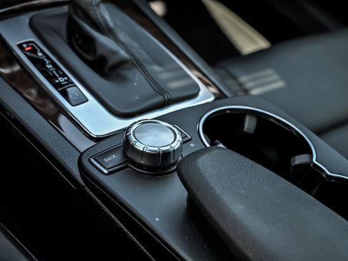 Used 2013 Mercedes-Benz C 300 4MATIC Sedan image 36
