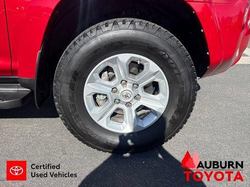 Certified 2021 Toyota 4Runner SR5 Premium AWD/4WD image 11