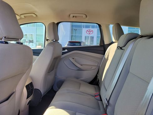 Used 2018 Ford Escape SE image 11