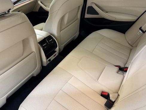 Certified 2023 BMW 530i w/ Premium Package RWD image 28