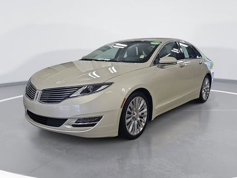 Used 2016 Lincoln MKZ w/ Equipment Group 200A Select FWD image 9