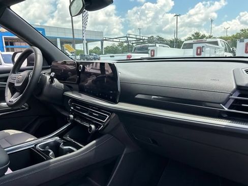 Used 2026 Chevrolet Traverse LT FWD image 34
