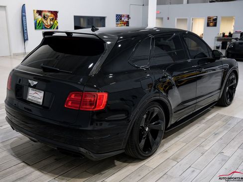 Used 2018 Bentley Bentayga image 23