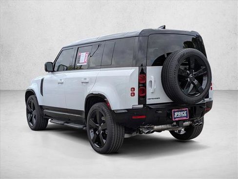 Used 2025 Land Rover Defender 110 X-Dynamic SE AWD/4WD image 9