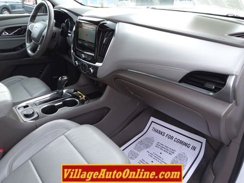Used 2019 Chevrolet Traverse LT w/ LT Premium Package image 31