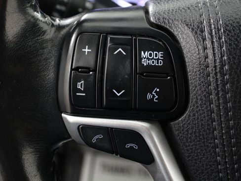 Used 2017 Toyota Highlander XLE image 35