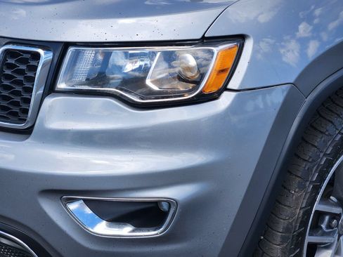 Used 2017 Jeep Grand Cherokee Limited AWD/4WD image 12