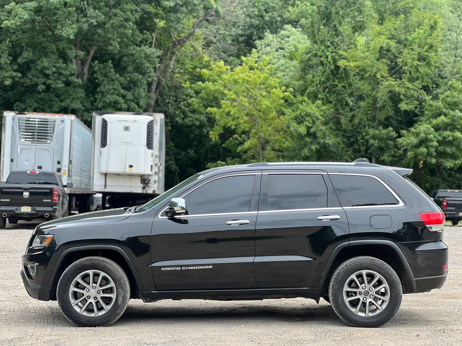 Used 2014 Jeep Grand Cherokee Limited w/ Trailer Tow Group IV AWD/4WD image 3