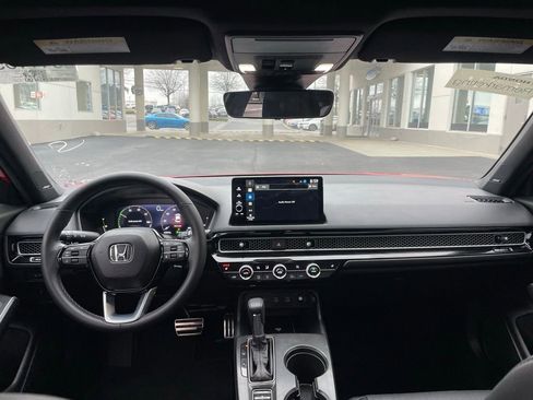 Certified 2025 Honda Civic Sport Touring image 5