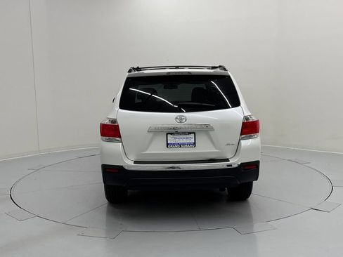 Used 2012 Toyota Highlander Limited w/ Tow Pkg AWD/4WD image 4