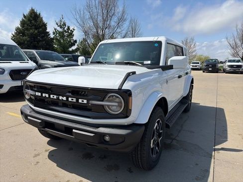 New 2026 Ford Bronco Outer Banks AWD/4WD image 9