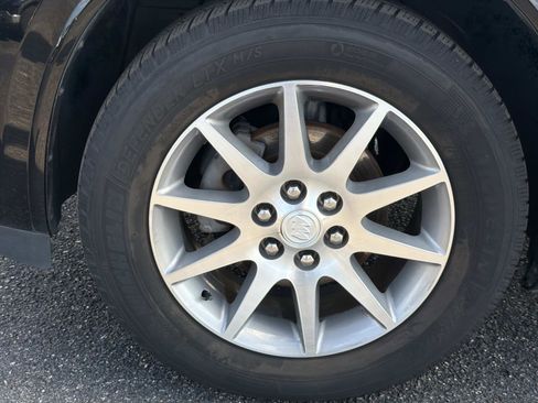 Used 2017 Buick Enclave Leather FWD image 10