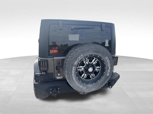 Used 2017 Jeep Wrangler Sahara w/ Connectivity Group AWD/4WD image 45