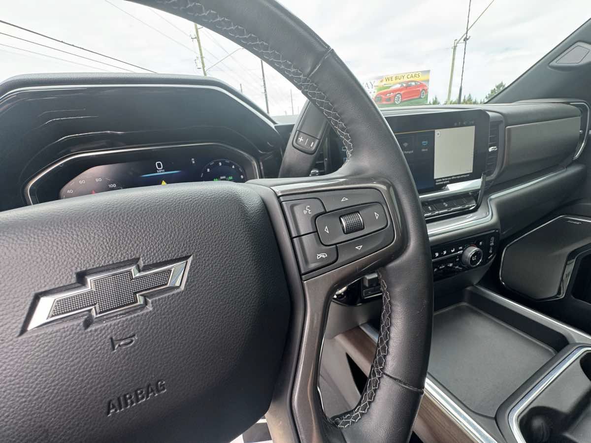 Used 2024 Chevrolet Silverado 2500 High Country w/ Midnight Edition AWD/4WD image 16