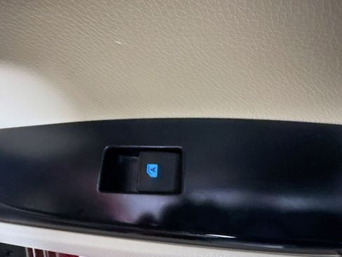 Used 2018 Toyota Camry L image 30