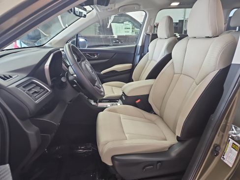 Used 2025 Subaru Ascent Premium AWD/4WD image 9