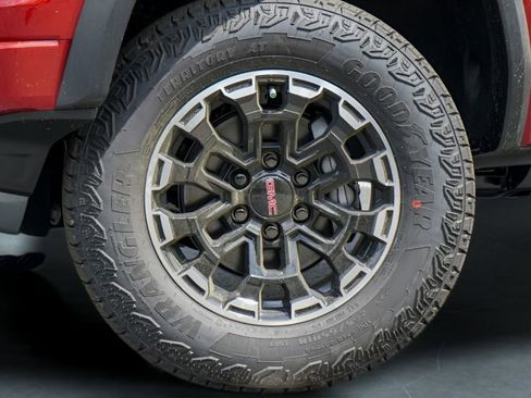 New 2026 GMC Canyon AT4 w/ Technology Plus Package AWD/4WD image 2