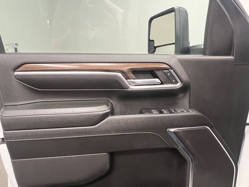 Used 2024 Chevrolet Silverado 2500 LT image 13