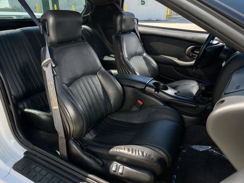 Used 2001 Pontiac Firebird Trans Am image 11