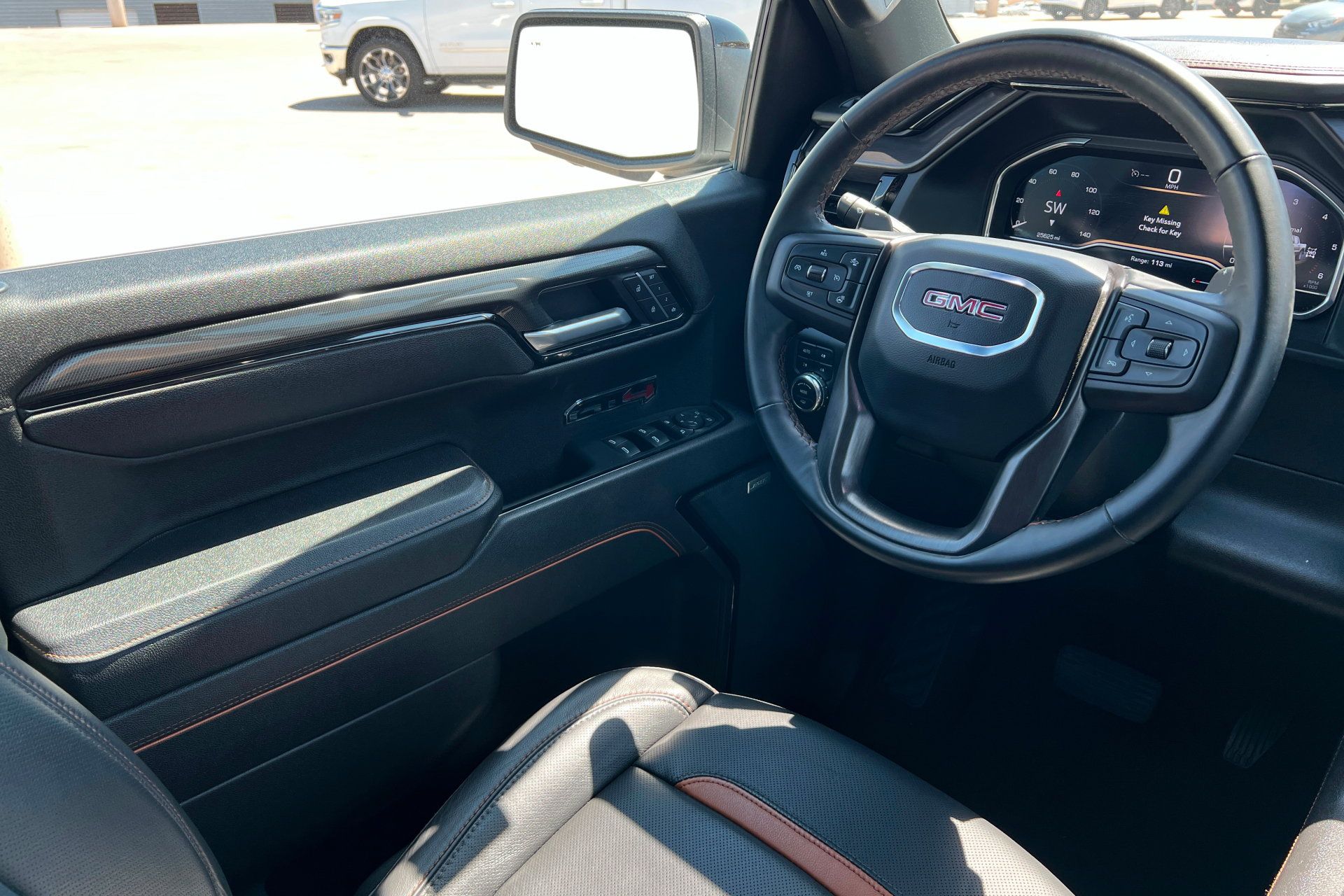 Used 2025 GMC Sierra 1500 AT4 AWD/4WD image 12