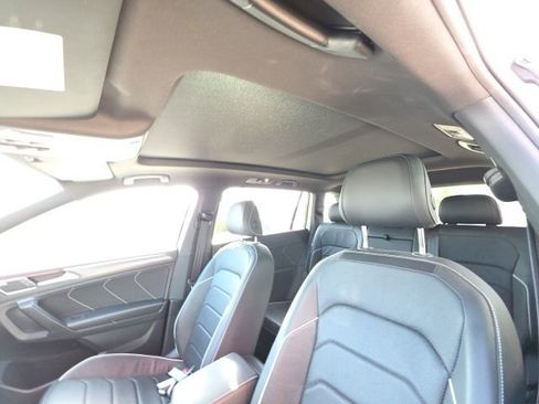 Used 2023 Volkswagen Tiguan SEL R-Line image 15