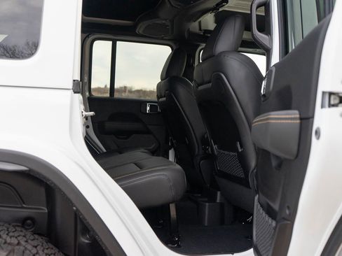 New 2025 Jeep Wrangler Unlimited Rubicon 392 image 31