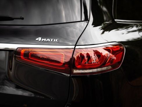 Used 2022 Mercedes-Benz GLS 450 4MATIC w/ AMG Line Exterior image 18